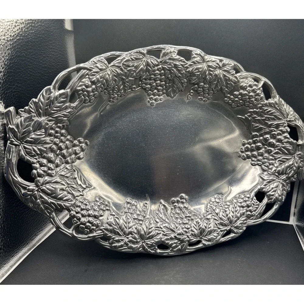 Arthur Court Oval Grape Serving Tray  Dish 1990 Signed 13